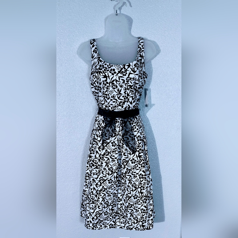 Black & White Sleeveless Floral Print Party Dress
